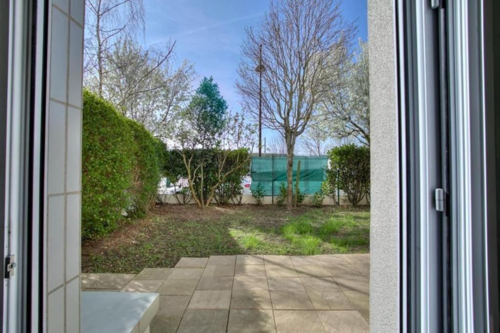 Studio Spacieux Avec Terrasse Et Parking Viry-Chatillon Bagian luar foto