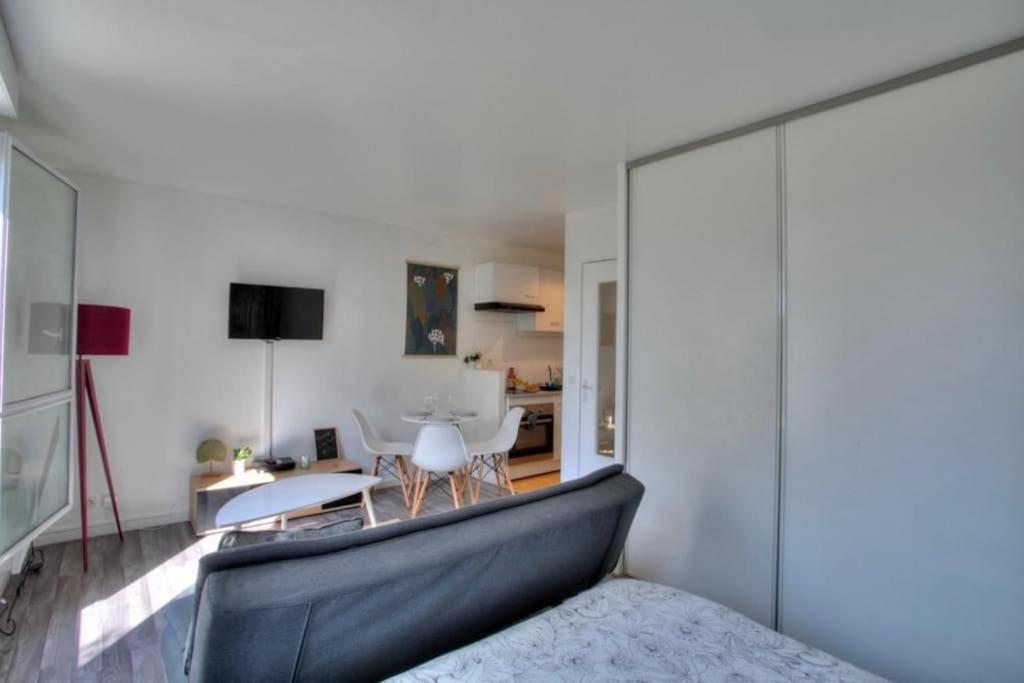 Studio Spacieux Avec Terrasse Et Parking Viry-Chatillon Bagian luar foto