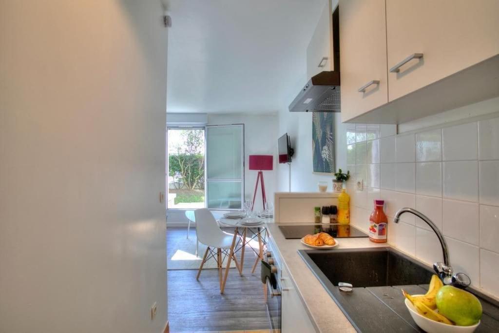 Studio Spacieux Avec Terrasse Et Parking Viry-Chatillon Bagian luar foto