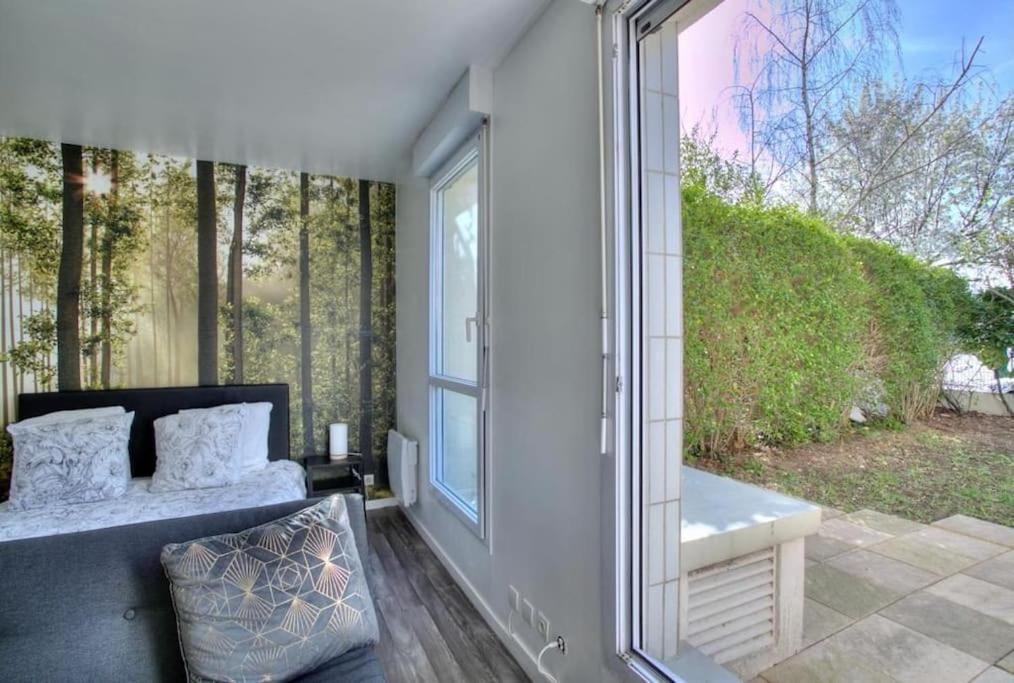 Studio Spacieux Avec Terrasse Et Parking Viry-Chatillon Bagian luar foto
