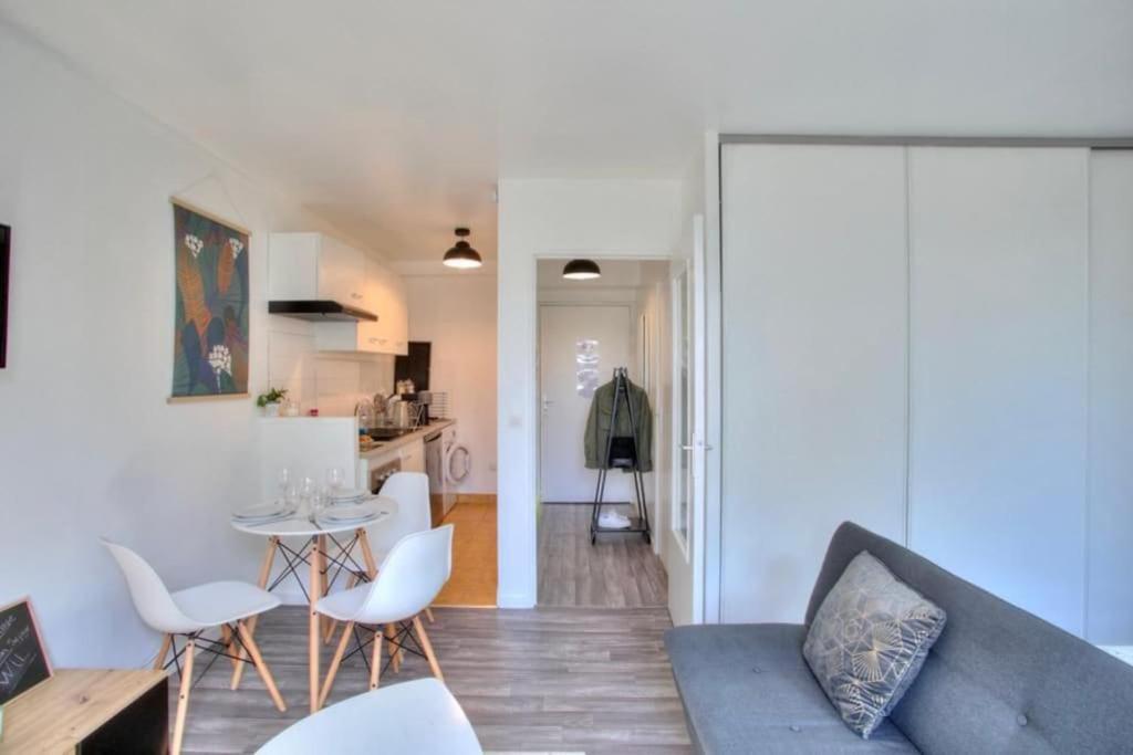 Studio Spacieux Avec Terrasse Et Parking Viry-Chatillon Bagian luar foto