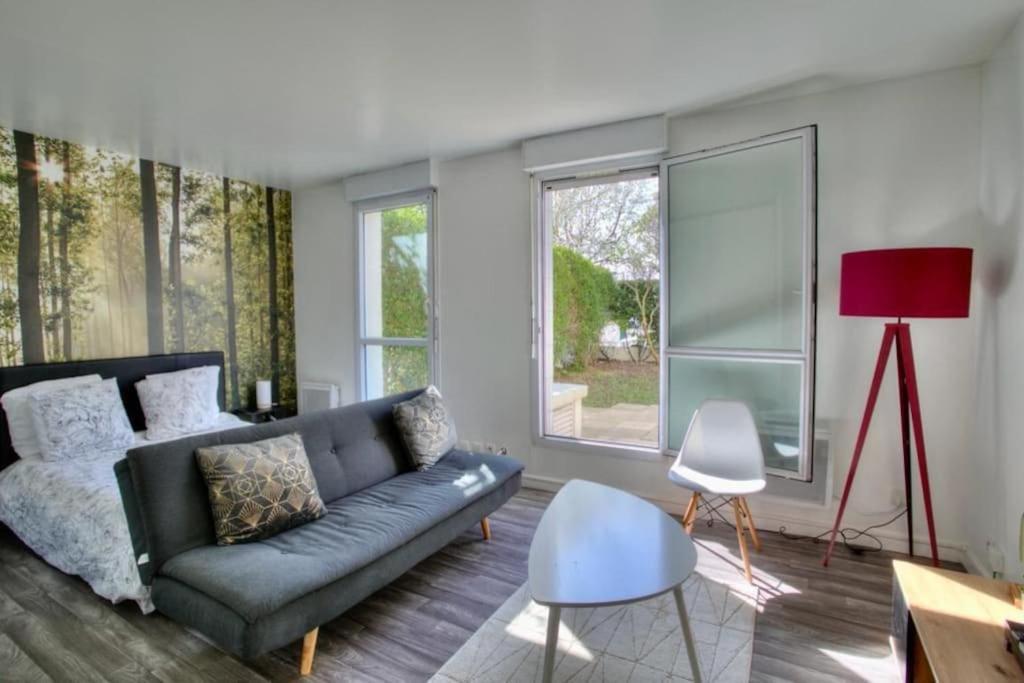 Studio Spacieux Avec Terrasse Et Parking Viry-Chatillon Bagian luar foto