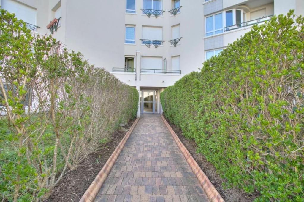 Studio Spacieux Avec Terrasse Et Parking Viry-Chatillon Bagian luar foto