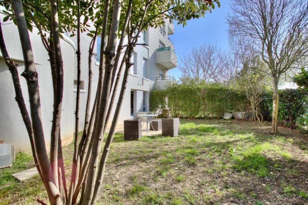 Studio Spacieux Avec Terrasse Et Parking Viry-Chatillon Bagian luar foto